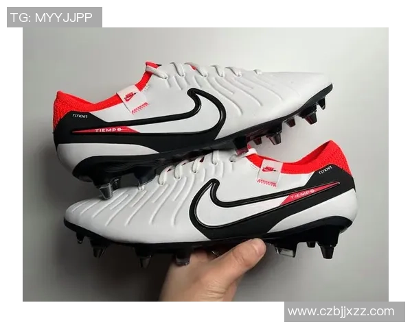 足球球星穿的战靴和我们日常购买的足球鞋到底有哪些不同